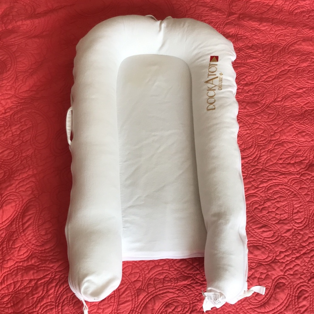 DockATotDeluxe +. Good used condition. White.